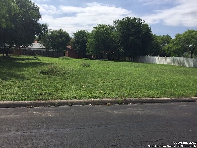 2nd image of 7614 Linkwood Dr