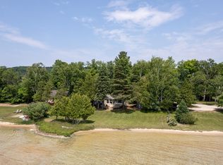 7242 S Brooks Rd, Maple City, MI 49664