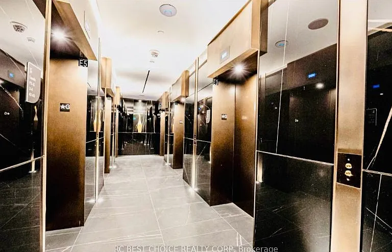 11 Yorkville Ave #5301 — Photo 4