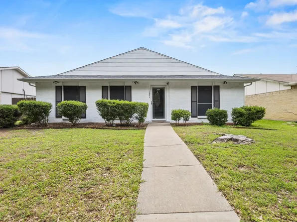 1824 Chamberlain Dr, Carrollton, TX 75007