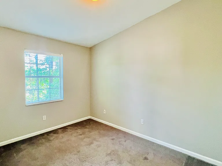 347 Darlington Cir — Photo 18