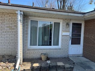 308 N Rochester Rd APT 13, Clawson, MI 48017