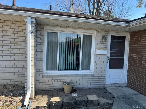 308 N Rochester Rd APT 13, Clawson, MI 48017