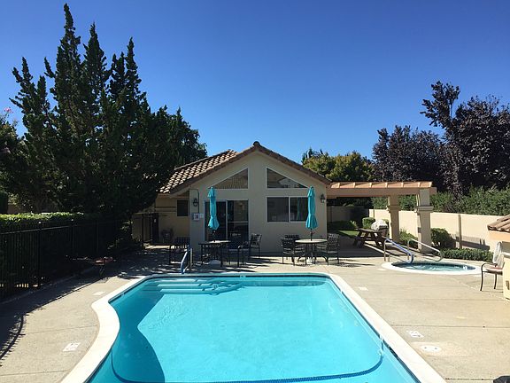 4th image of 16947 Sugarpine Dr