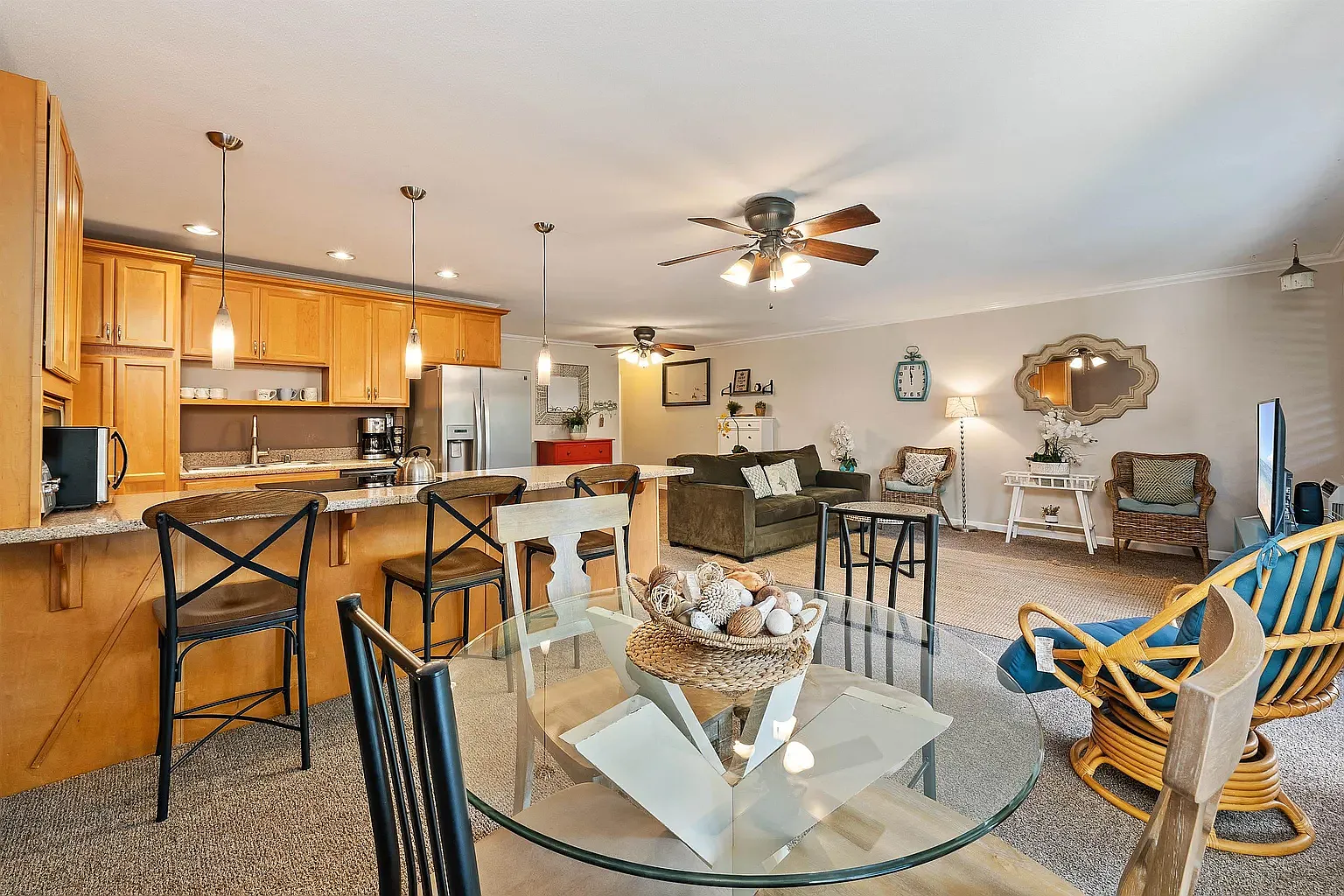 2 bed, 888 sqft, $2,950 — Photo 1
