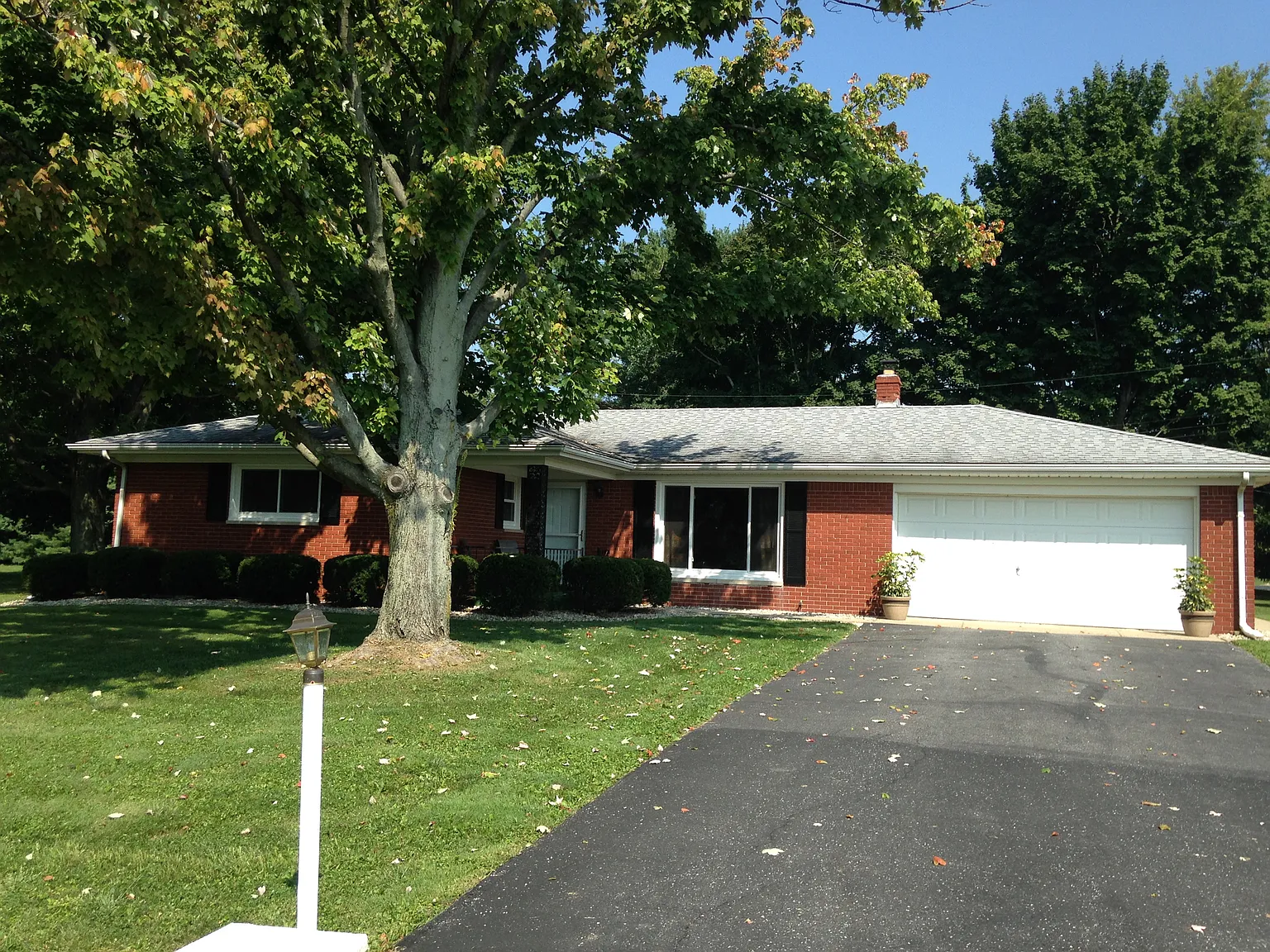 130 W Sycamore Ln photo 1