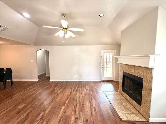 3rd image of 9212 Coral Ln