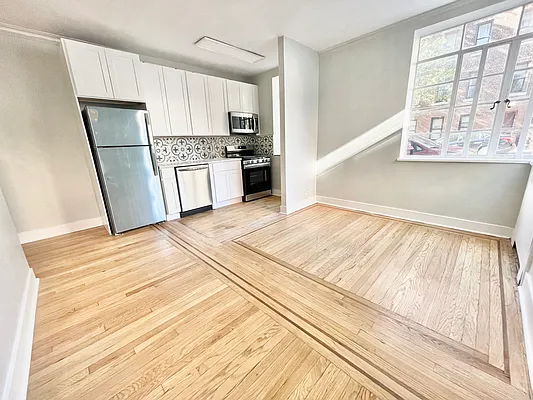 Rented by Bohemia Realty Group | media 2