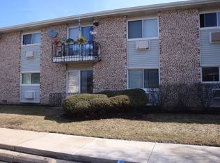 9205 Bumble Bee Dr APT 1A, Des Plaines, IL 60016