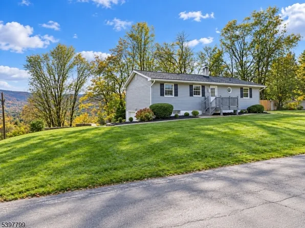 6 Van Buren Ave, Vernon Twp., NJ 07462