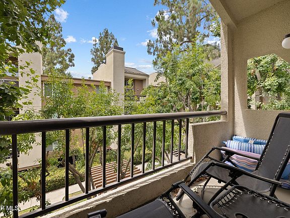 3rd image of 21400 Burbank Blvd APT 306