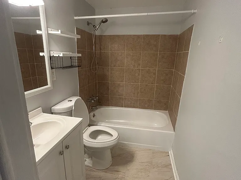 2141 Bradley Ave — Photo 16