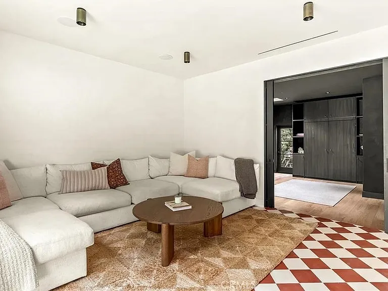 738 San Lorenzo St — Photo 18