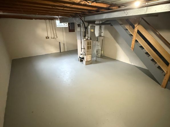 241 W Noble St