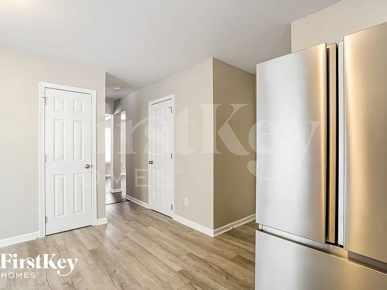 546 River View Dr — Photo 8