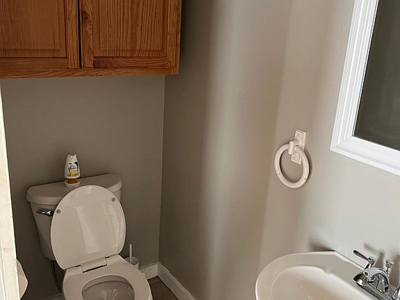 2nd image of 10 Charlotte St #10/105