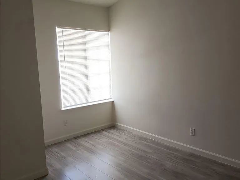 3213 Coral Harbor Dr — Photo 11