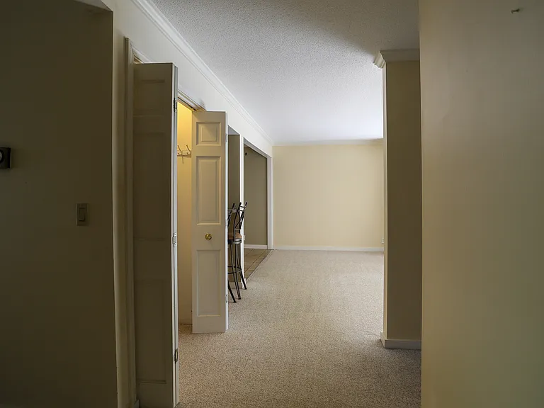111 Brook Holw — Photo 10