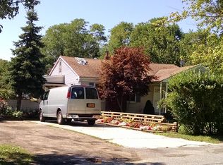 124 Meadowmere Ave, Mastic, NY 11950