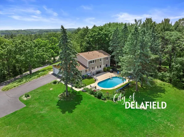 2925 Meadow LANE, Hartland, WI 53029