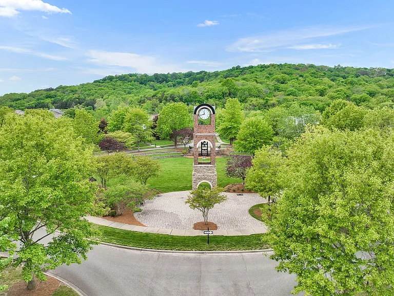 614 Patriot Ln — Photo 40