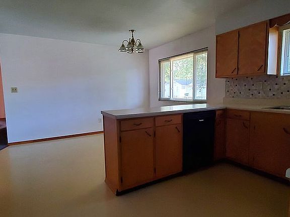 5th image of 224 Lola Ln
