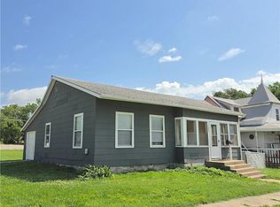 103 E 3rd Ave, Garnett, KS 66032