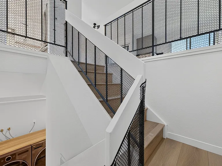 1512 Ashwood Dr — Photo 16
