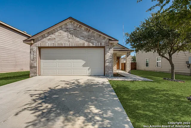 3 bed, 2.0 bath, 1216 sqft, $1,725 — Photo 2