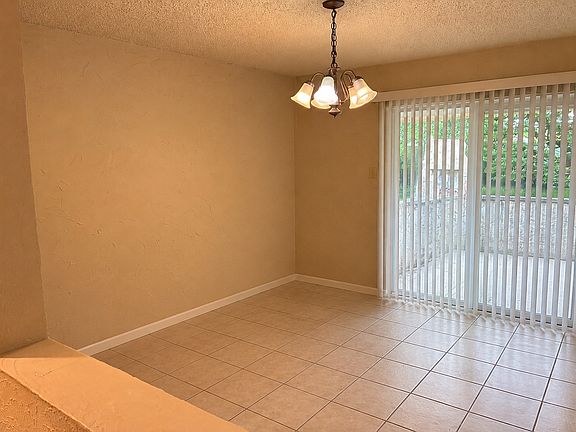 5th image of 1601 Debra Dr