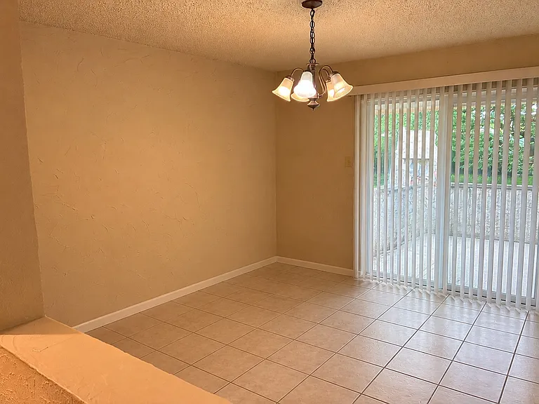 1601 Debra Dr — Photo 5