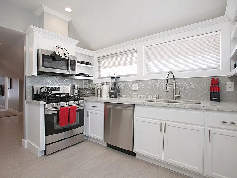 2984 E St #2 — Photo 2