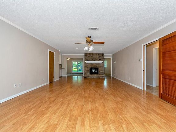 5th image of 2512 Shady Meadow Dr