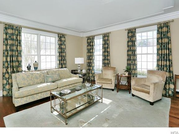 4th image of 9 Thornbrook Ln