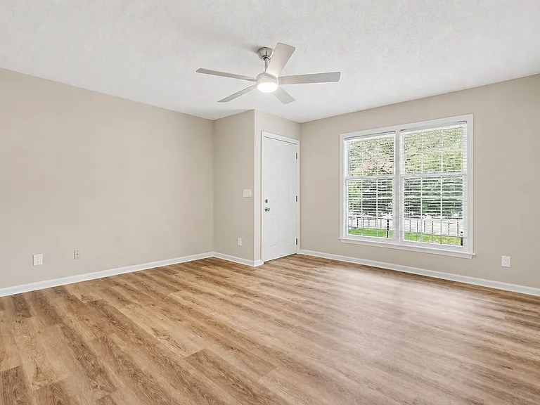 886B Martin Heights Dr — Photo 24