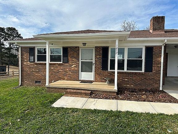 2nd image of 1217 Stony Point Rd