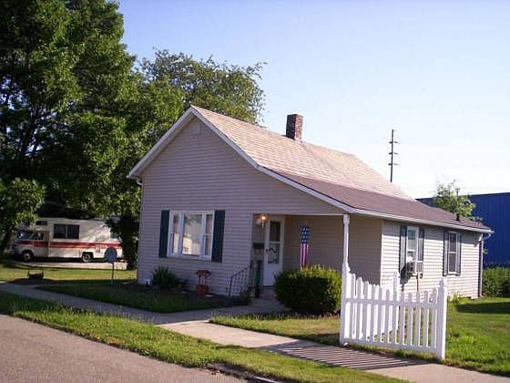 1st image of 1033 Logan St NW