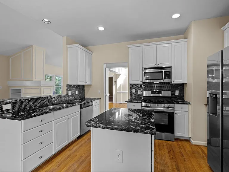 2400 Buckwater Ct — Photo 3