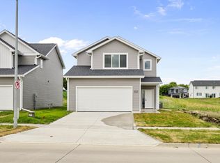 2725 Yordi Dr, Norwalk, IA 50211