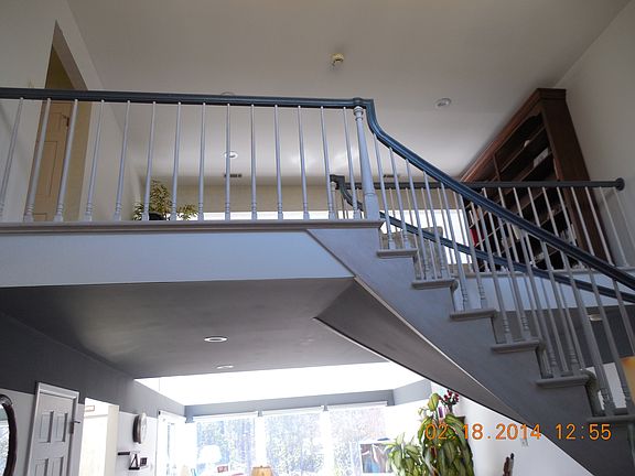 STAIRWAY TO 2ND FLOOR