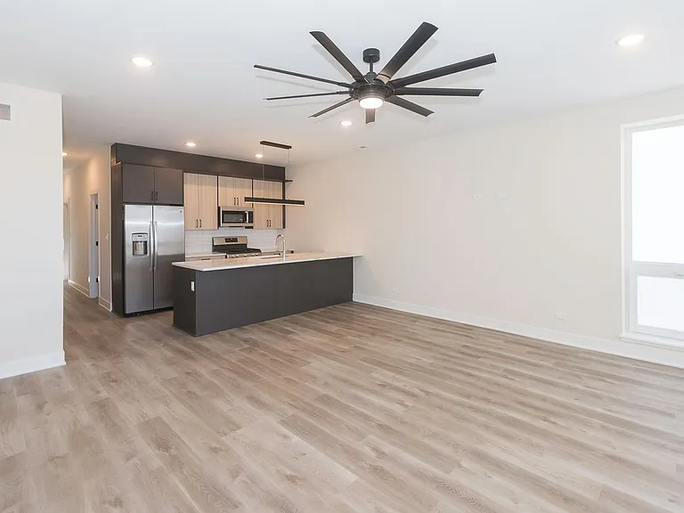 3762 S Indiana Ave #3 — Photo 1