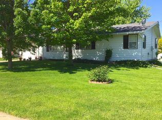 402 Independence Ave S, Clarks Grove, MN 56016