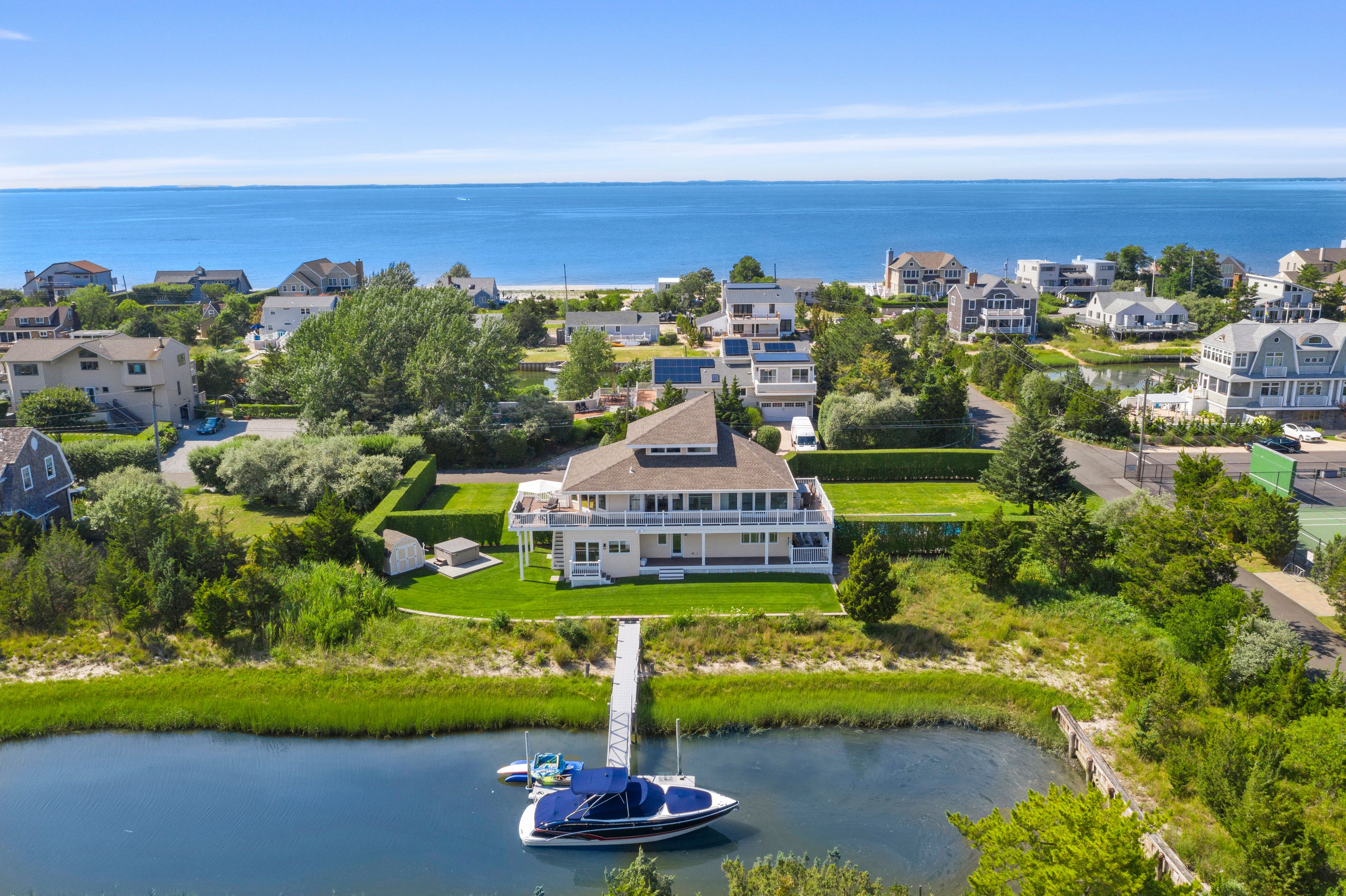 20 Sandgate Ln, Southampton, NY 11968 Out East