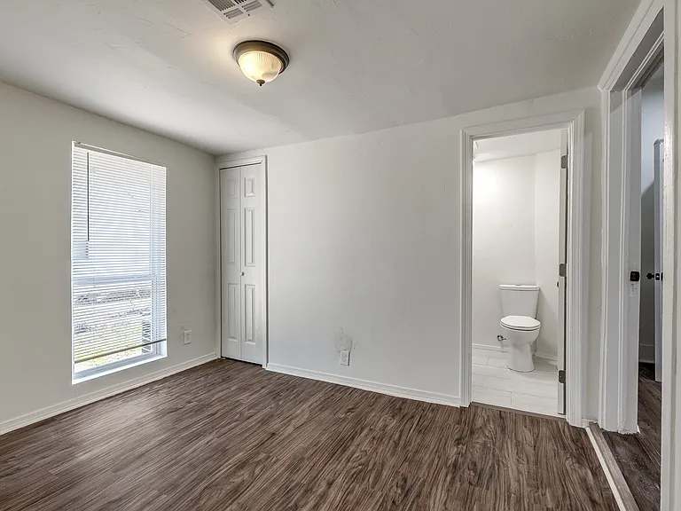 515 W Martin St — Photo 24