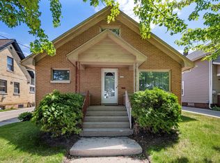 1325 S 16th St, Manitowoc, WI 54220