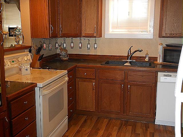 2nd image of 821 D St