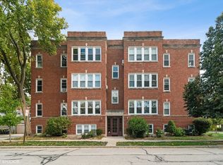 35 West Ave APT 2S, Riverside, IL 60546