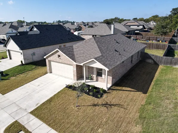 1361 Beach Dr, Azle, TX 76020