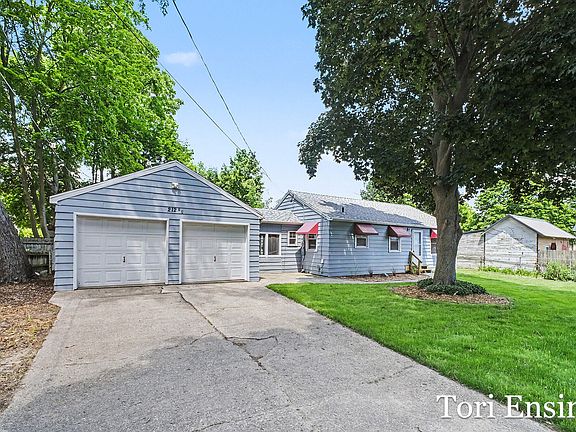 2nd image of 2125 E Montcalm St