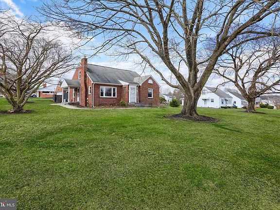 2nd image of 1826 Powder Mill Rd